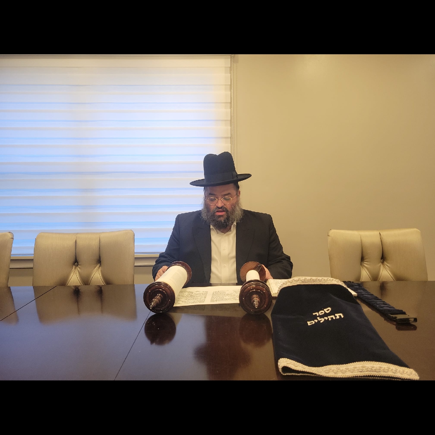Chazan Shimmie Miller leads Hallel-Tehillim  perek 113-119 episode artwork