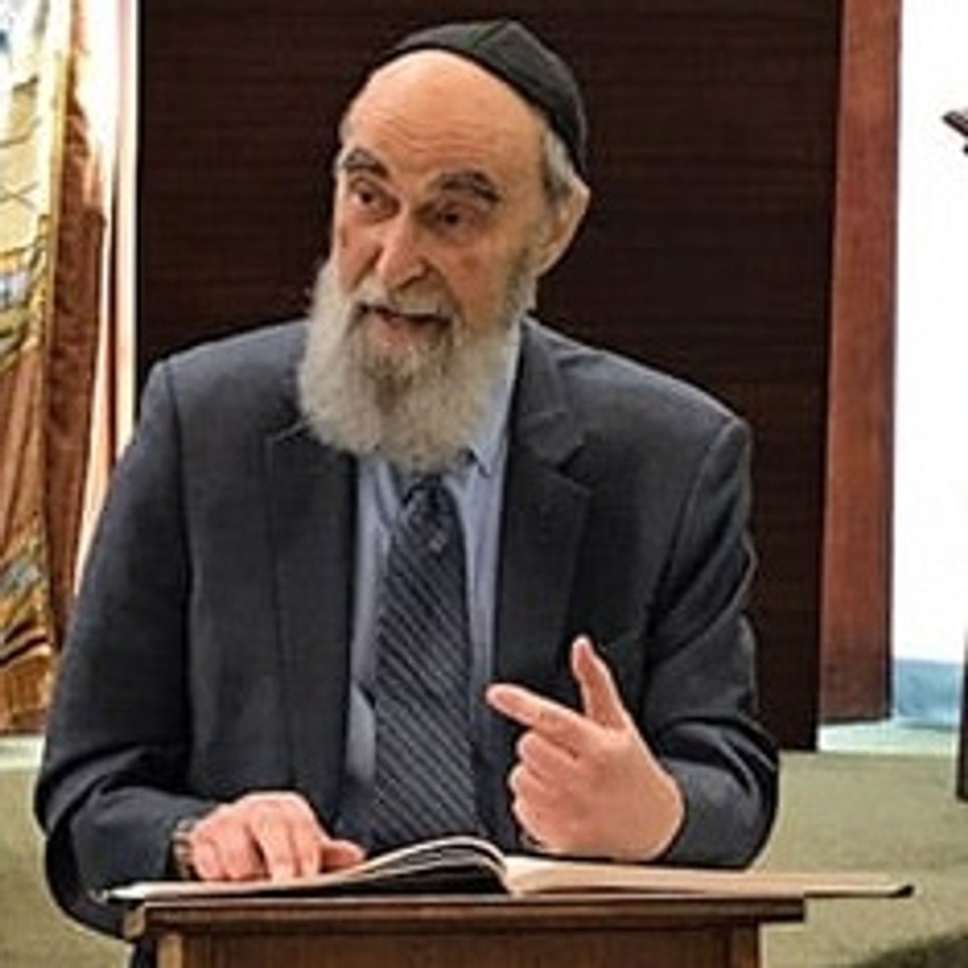 Mourning the Last Real Rav Ha'Ir-Elizabeth's Rav Elazar Mayer Teitz Zatzal